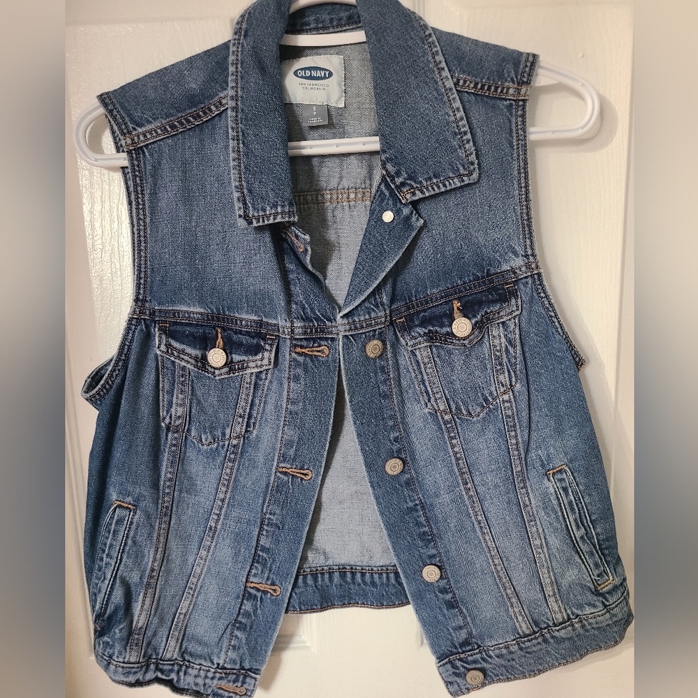Old Navy Denim Vest Size small